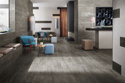 В интерьере