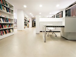 В интерьере