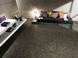 В интерьере