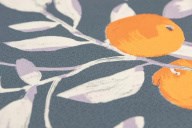 KM8503 Обои виниловые на флизелиновой основе Шафран мотив, синий, апельсины KЕРАМА МАРАЦЦИ - фото 142639