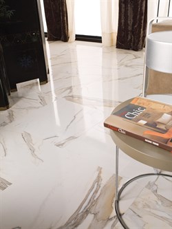 В интерьере