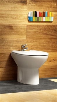 Биде напольное Roca Victoria 357390000 с крышкой - фото 64813